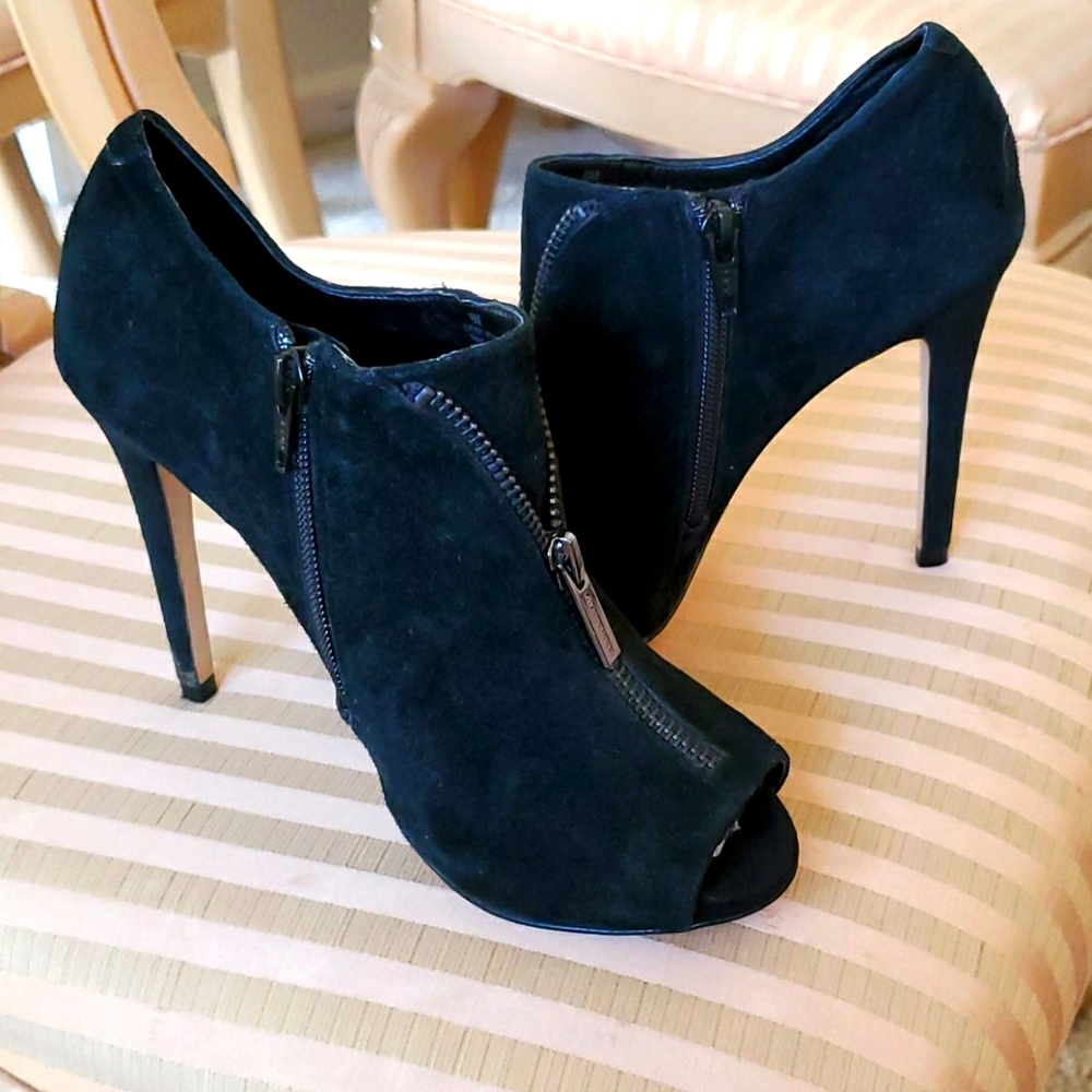 EUC Gianni Bini black open toe heels